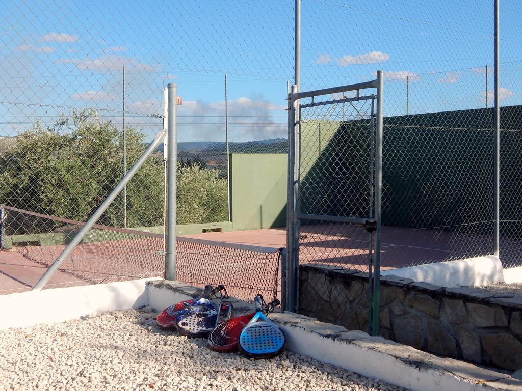 Maria - Pista De Padel Y Piscina Baena